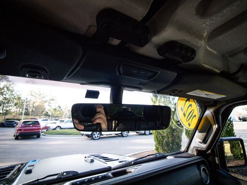 Used 2022 Jeep Wrangler Unlimited Rubicon 4xe w/ Dual Top Group image 26