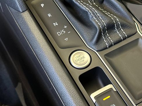 Used 2023 Volkswagen Atlas SE w/ Panoramic Sunroof Package FWD image 23