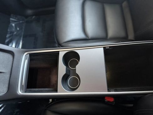 Used 2022 Tesla Model Y Performance AWD/4WD image 32