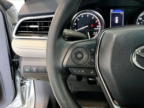 Used 2018 Toyota Camry LE FWD image 21