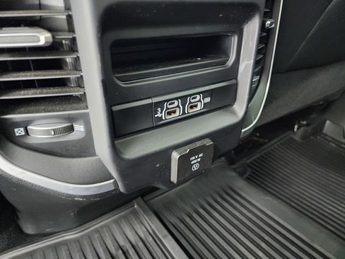 Used 2020 RAM 2500 Big Horn w/ Level 2 Equipment Group image 36