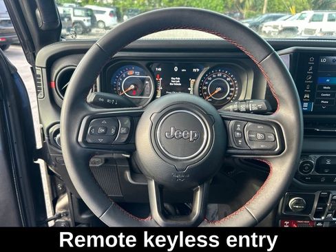 Used 2024 Jeep Wrangler Unlimited Rubicon AWD/4WD image 16