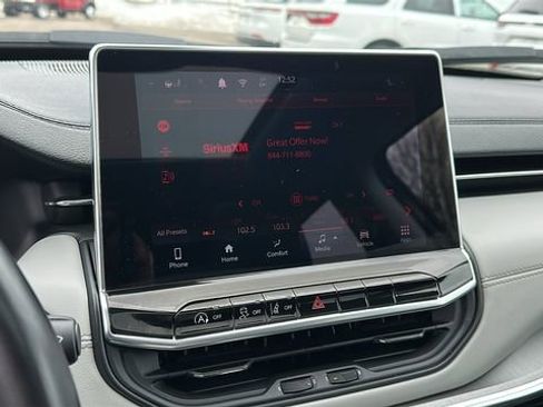 Used 2022 Jeep Compass Limited w/ Sun and Sound Group image 15