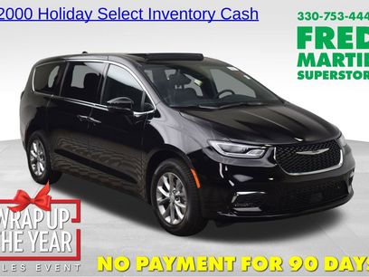 New 2026 Chrysler Pacifica Select