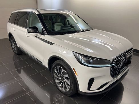 New 2026 Lincoln Aviator AWD image 1