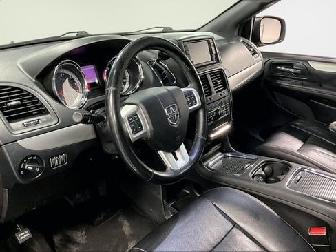 Used 2019 Dodge Grand Caravan GT image 16