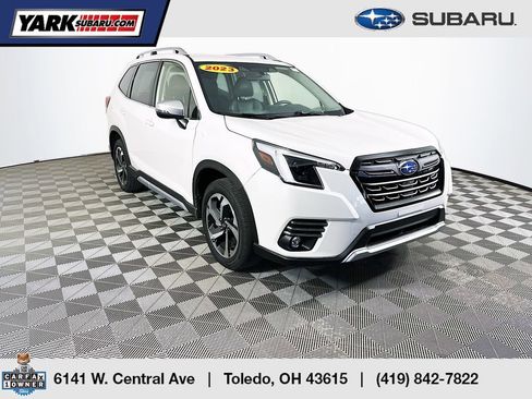 Used 2023 Subaru Forester Touring image 1