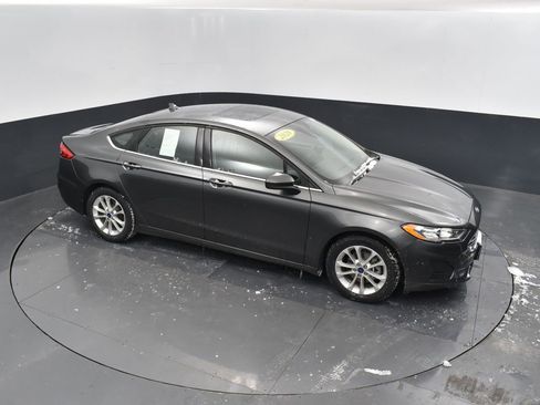 Used 2020 Ford Fusion SE image 34