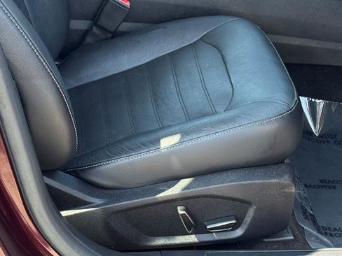 Used 2017 Ford Fusion SE w/ Fusion SE Technology Package image 10