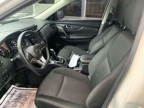 Used 2019 Nissan Rogue SV AWD/4WD image 9