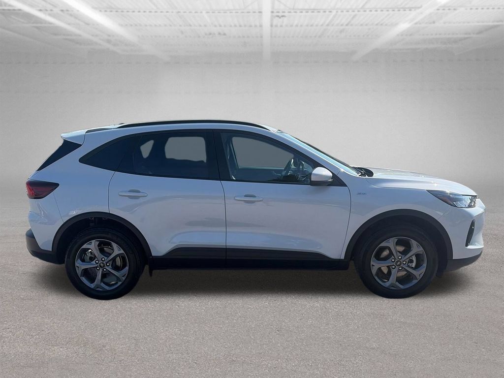 Used 2025 Ford Escape ST-Line Select AWD/4WD image 7