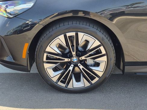 New 2027 BMW i5 eDrive40 w/ Premium Package RWD image 29