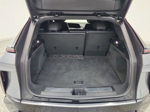 Used 2024 Cadillac Lyriq Luxury image 23