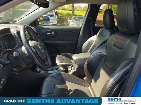 Used 2020 Jeep Cherokee Trailhawk w/ Cold Weather Group image 8