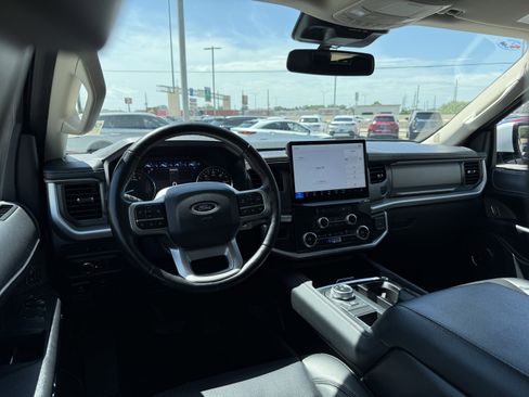 Used 2024 Ford Expedition XLT RWD image 17
