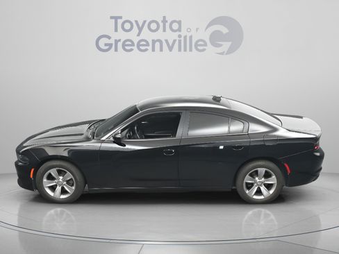 Used 2017 Dodge Charger SXT w/ Driver Confidence Group RWD image 5