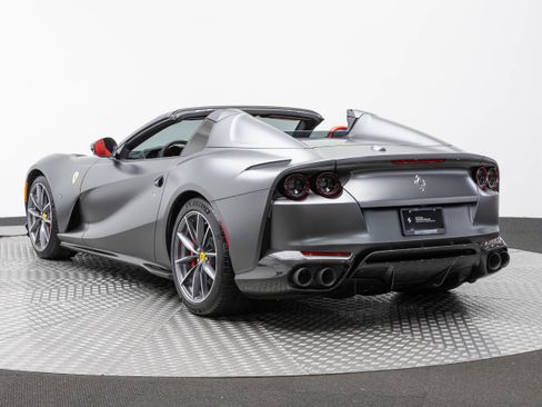 Certified 2023 Ferrari 812 GTS RWD image 3