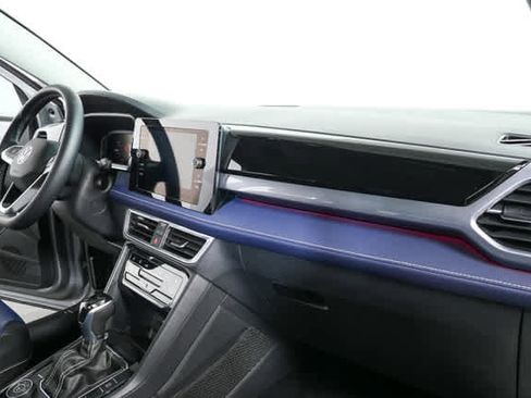 New 2026 Volkswagen Taos SEL image 24