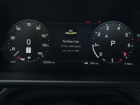 Used 2024 Land Rover Defender 110 X-Dynamic SE AWD/4WD image 23