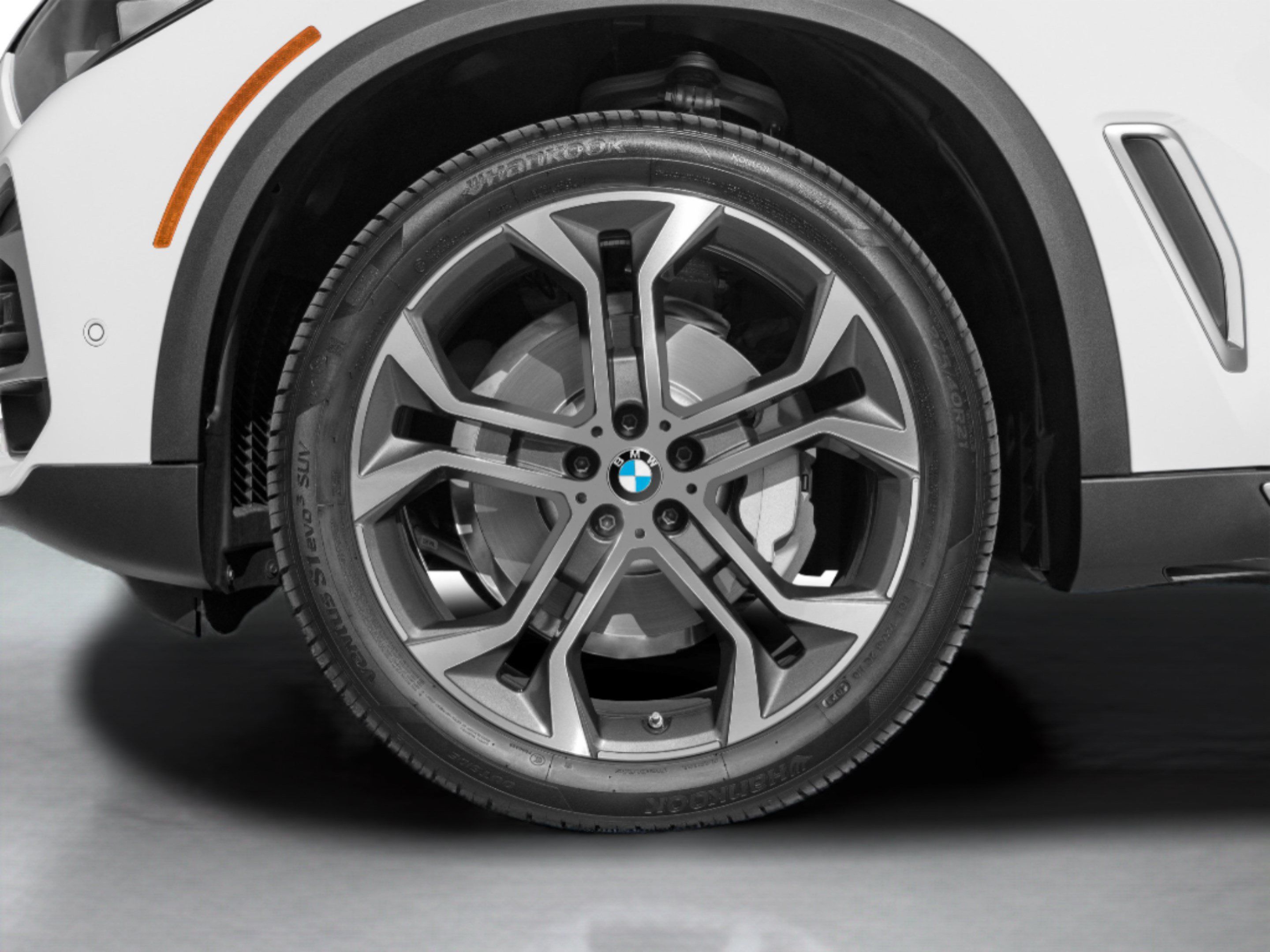 Used 2023 BMW X5 xDrive40i w/ M Sport Package AWD/4WD image 53