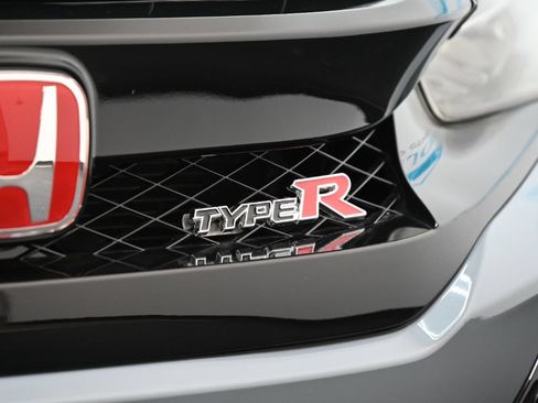 Used 2019 Honda Civic Type R image 11