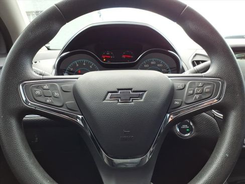 Used 2018 Chevrolet Cruze LT w/ Convenience Package FWD image 19