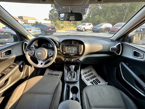 Used 2021 Kia Soul LX image 20
