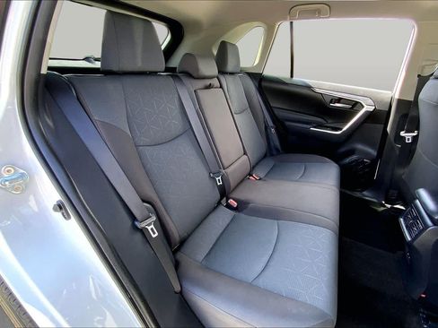 Used 2025 Toyota RAV4 XLE FWD image 19