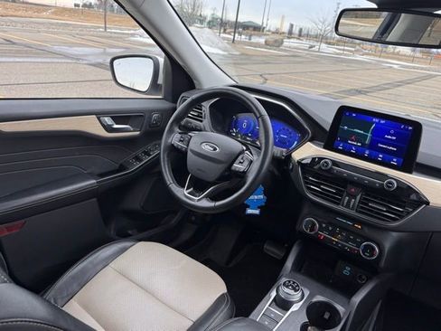 Used 2022 Ford Escape Titanium w/ Titanium Elite Package image 13