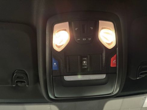 Used 2024 RAM 2500 Tradesman w/ Chrome Appearance Group image 40