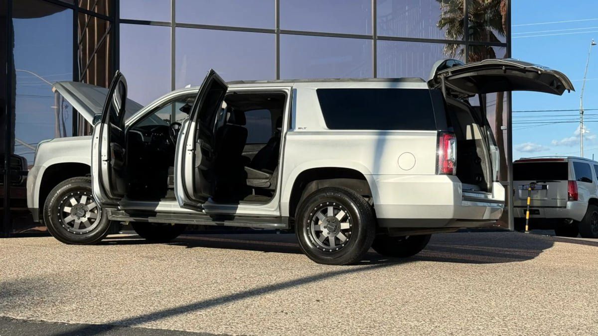 Used 2016 GMC Yukon XL SLT w/ Open Road Package RWD image 29