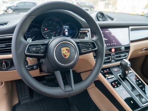 New 2026 Porsche Macan image 14