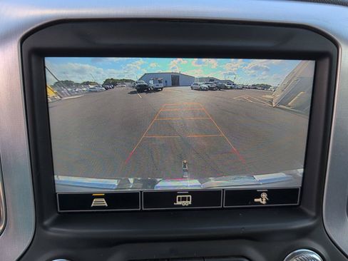 Used 2022 GMC Sierra 1500 SLT w/ SLT Premium Plus Package AWD/4WD image 19
