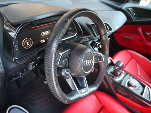 Used 2018 Audi R8 V10 w/ Premium Package RWD image 52