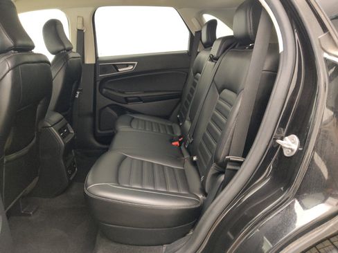 Used 2021 Ford Edge SEL w/ Convenience Package image 18