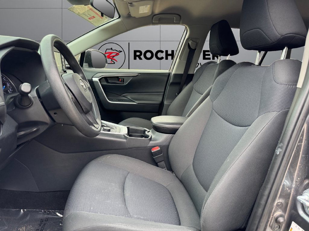 Used 2019 Toyota RAV4 LE w/ Carpet Mat Package AWD/4WD image 10