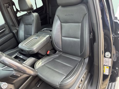 Used 2022 GMC Yukon Denali image 4