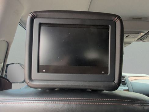 Used 2019 Nissan Armada Platinum w/ Captain's Chairs Package AWD/4WD image 37