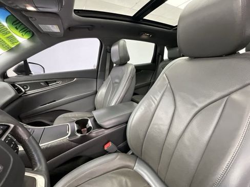 Used 2020 Lincoln Nautilus Reserve w/ Monochromatic Package image 4