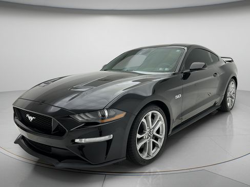 Used 2023 Ford Mustang GT Premium w/ Equipment Group 401A RWD image 3