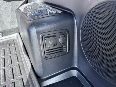 Used 2023 Toyota 4Runner Limited image 11