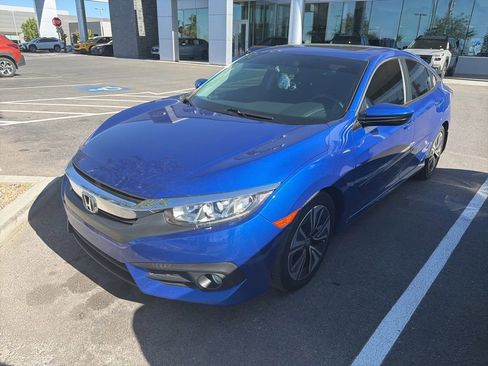 Used 2017 Honda Civic EX-T image 4
