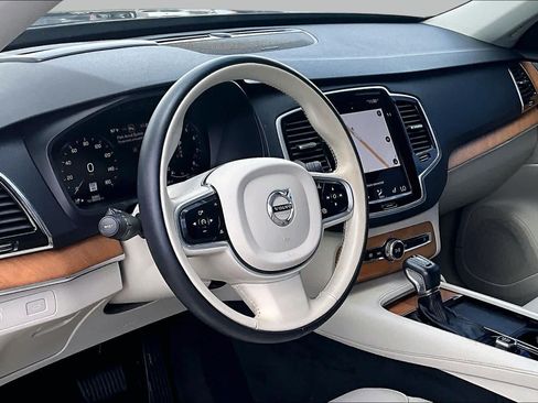 Used 2022 Volvo XC90 T6 Momentum w/ Advanced Package AWD/4WD image 16