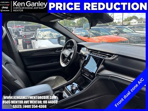 Used 2025 Jeep Grand Cherokee L Laredo AWD/4WD image 30