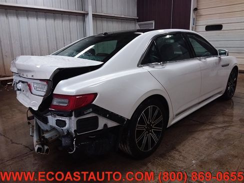 Used 2017 Lincoln Continental Reserve w/ Climate Package image 2