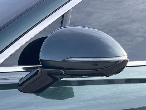 Used 2023 Genesis GV70 2.5T w/ Advanced Package image 33