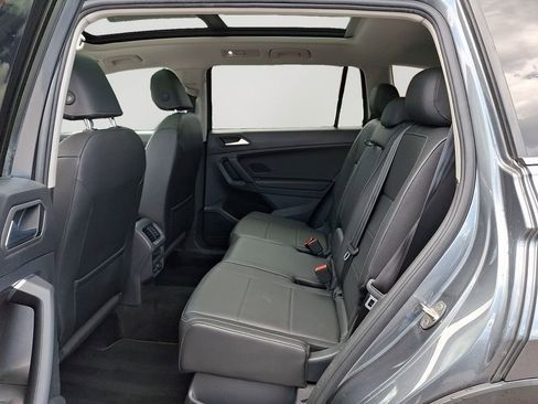 Used 2019 Volkswagen Tiguan SE w/ Panoramic Sunroof Package AWD/4WD image 8