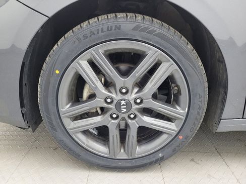 Used 2023 Kia Forte LXS image 31