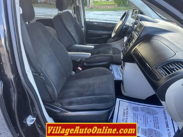 Used 2019 Dodge Grand Caravan SE w/ UConnect Hands-Free Group FWD image 30