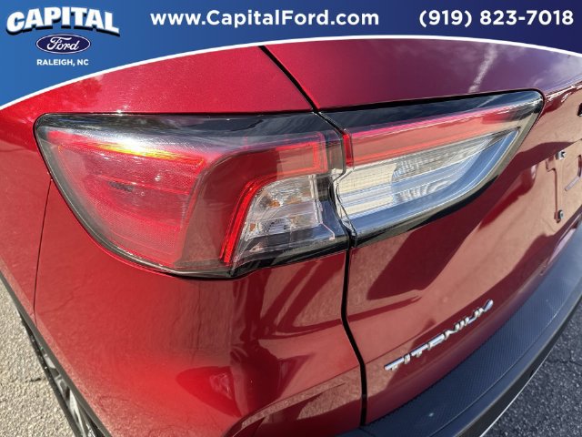 Certified 2020 Ford Escape Titanium FWD image 15